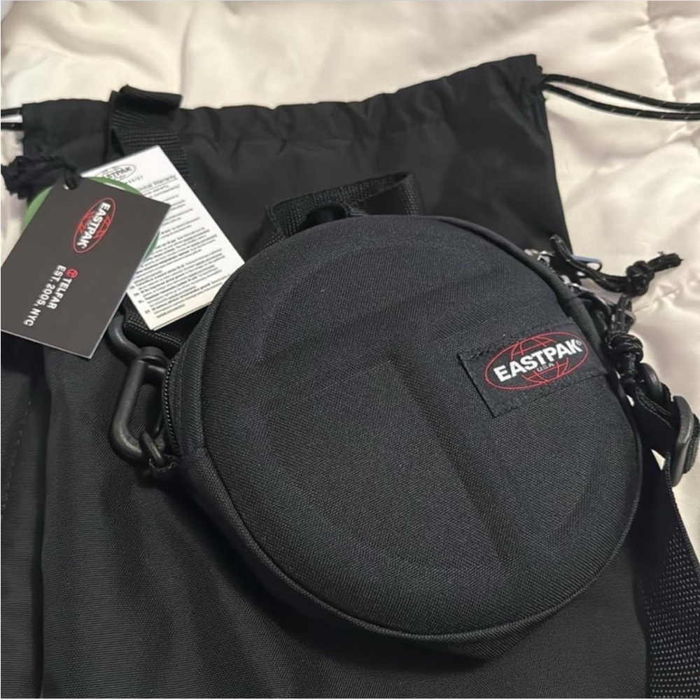 NWT EASTPAK X TELFAR Circle Crossbody Bag In Black Brand new